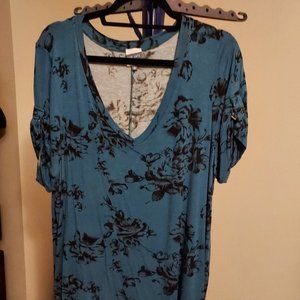 Ladies floral top Size 1X by Meri Skye